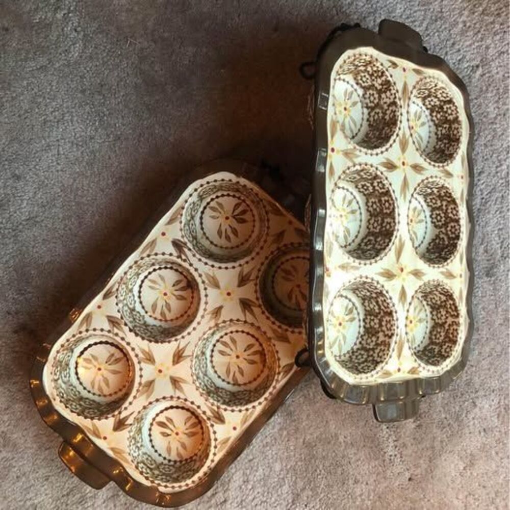 Temptation muffin pan with cooling wire racks-(selling as set)